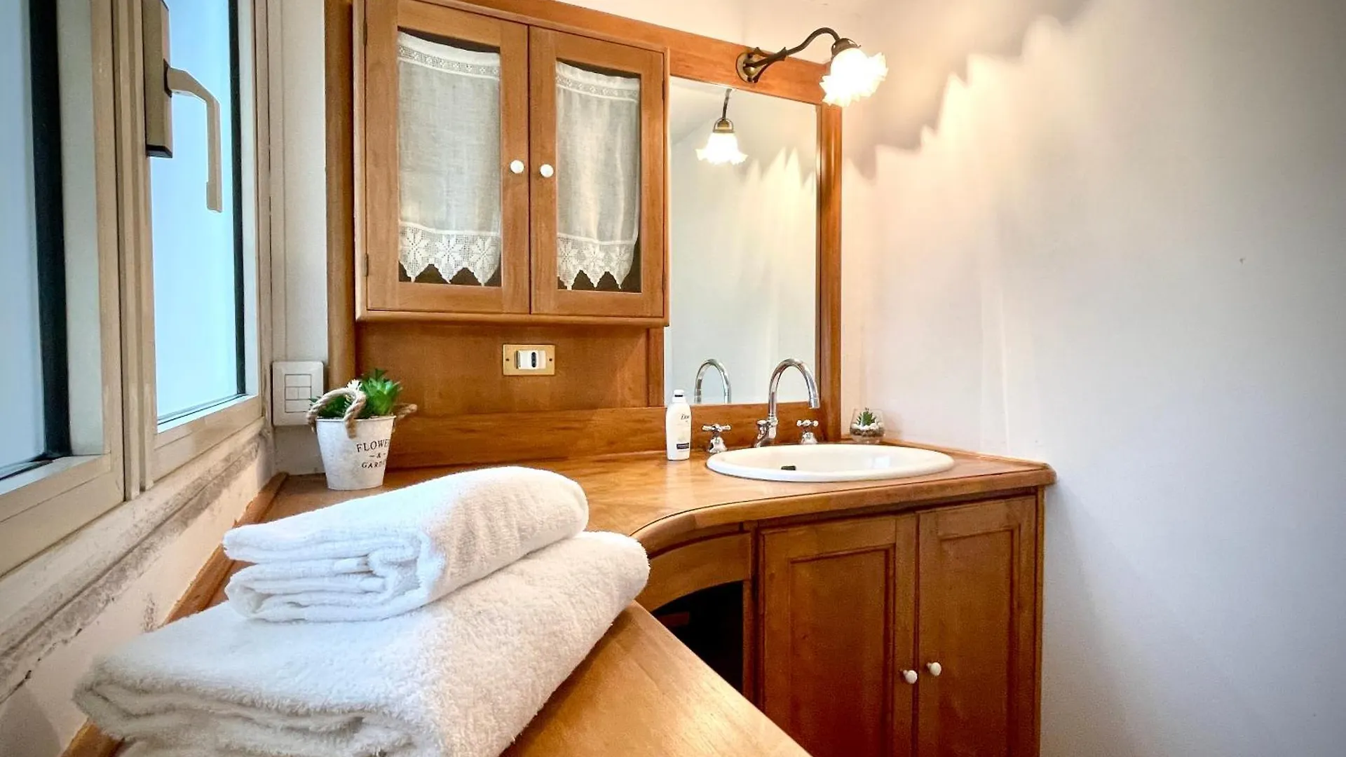 Colosseum Luxury Apartment Rzym Włochy