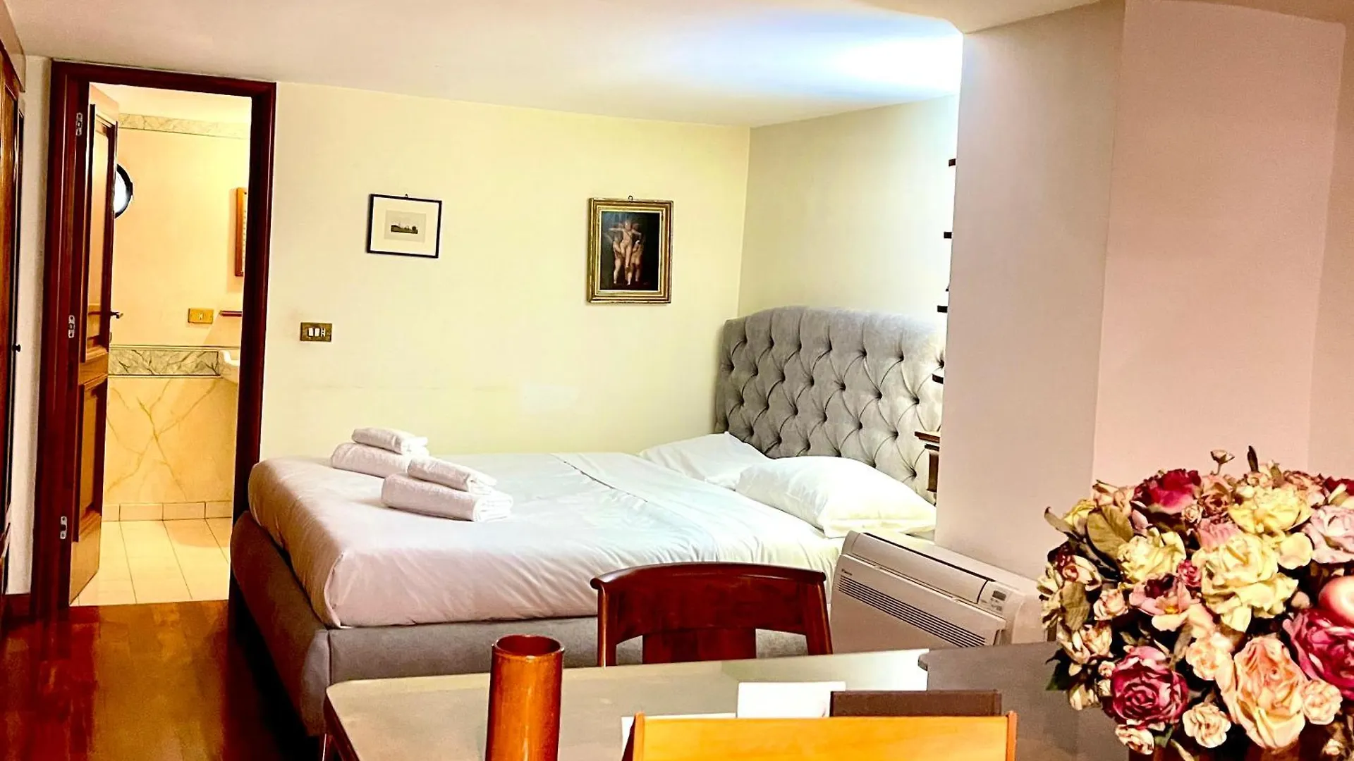 Colosseum Luxury Apartment Rzym 0*,  Włochy